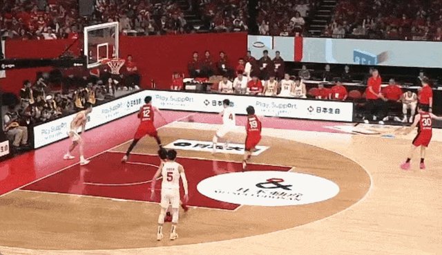 狂吹中国技犯违体 日本主场哨离谱!杨毅:无法无天